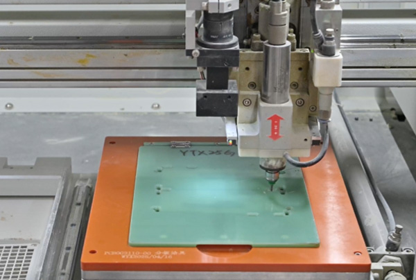 CNC Drilling and Edge Milling: The Behind-the-Scenes Processes of Efficient PCB Assembly and Manufacturing